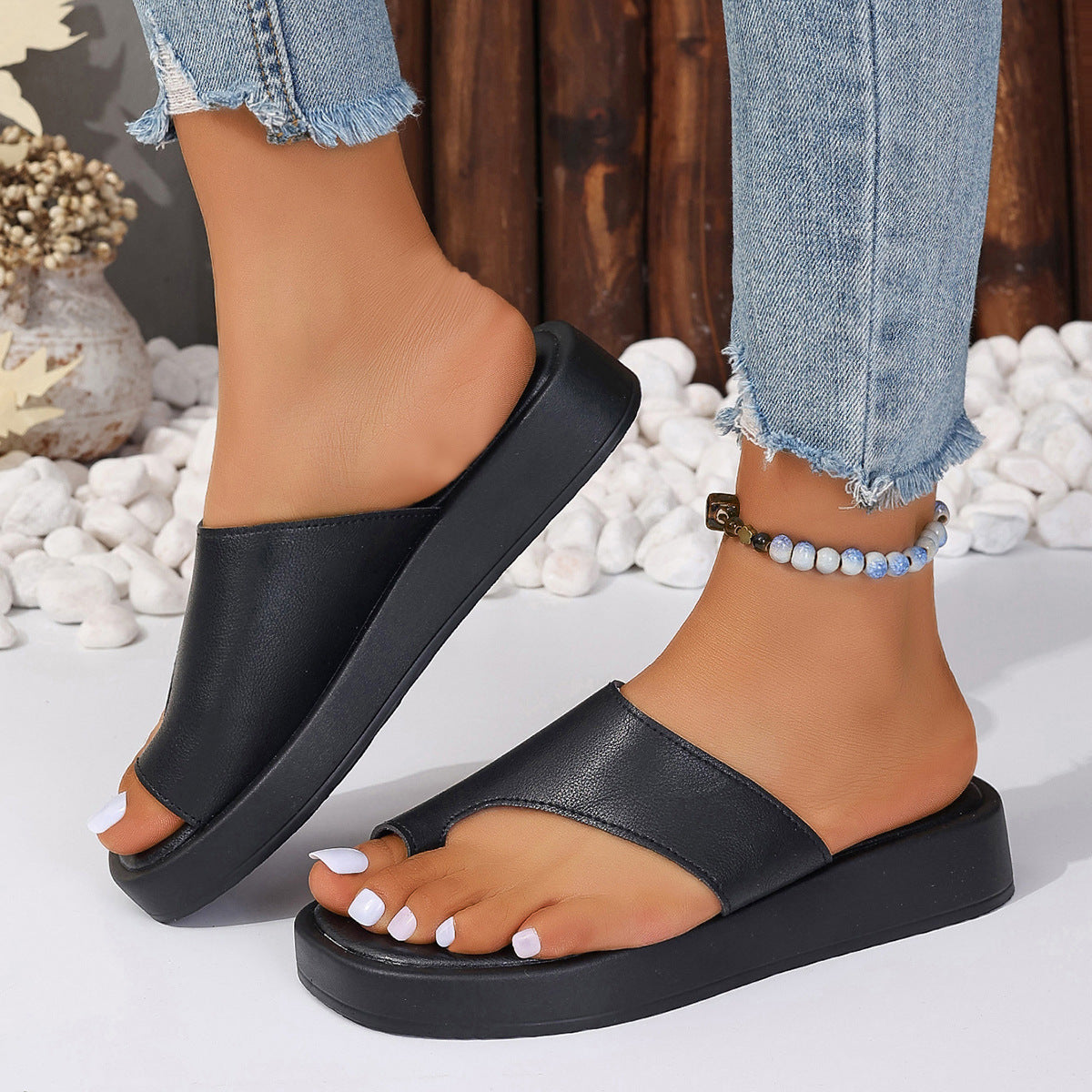 Thick-soled Clip Toe Flat Slippers Outdoor Casual Solid Color Slides